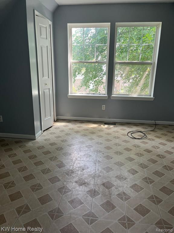 21034 WOODSIDE Avenue, Ferndale, MI 48220 — Photo 5