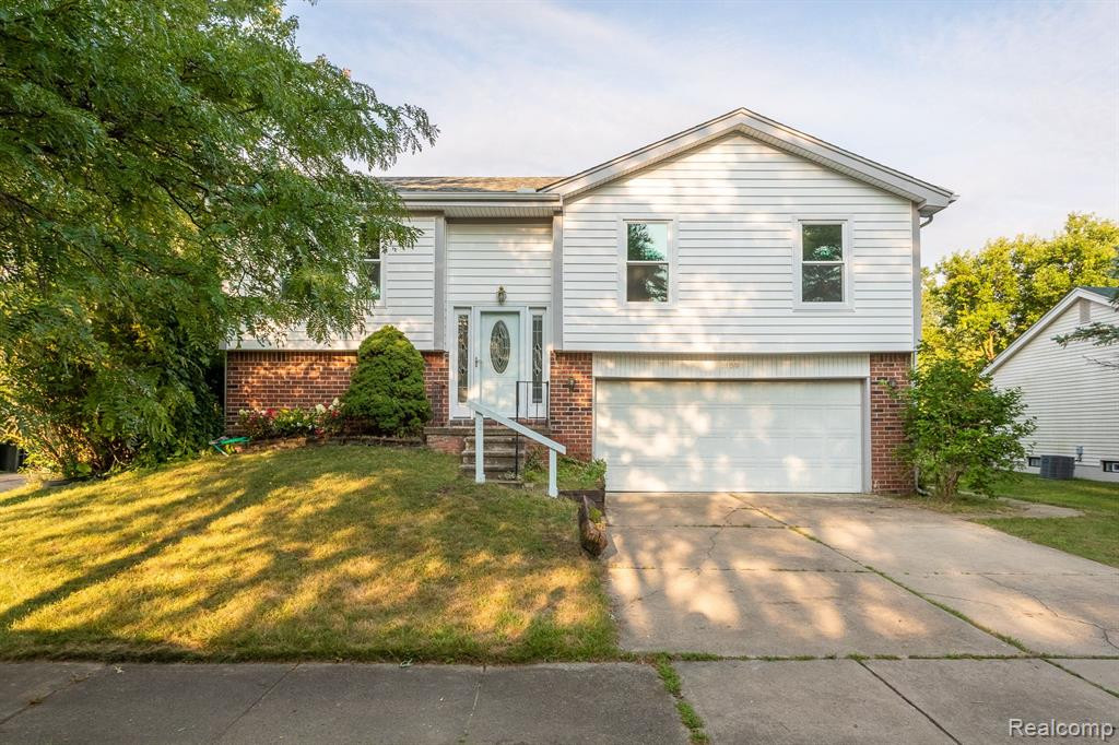 1159 HAMPSHIRE Drive, Canton, MI 48188 — Photo 2