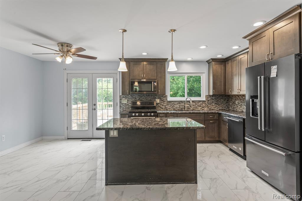 1159 HAMPSHIRE Drive, Canton, MI 48188 — Photo 15