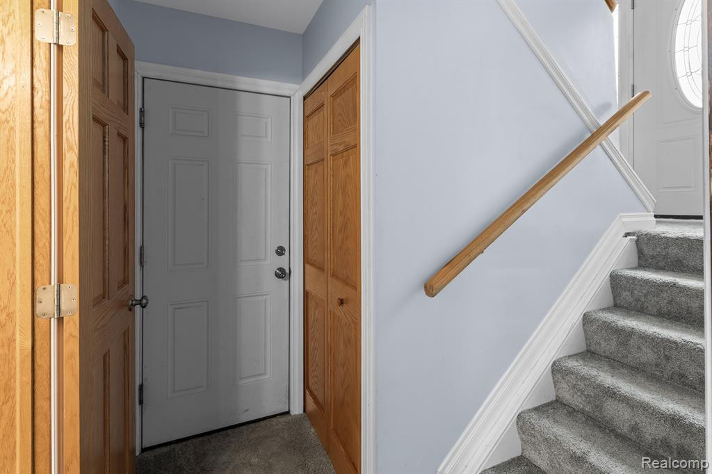 1159 HAMPSHIRE Drive, Canton, MI 48188 — Photo 25