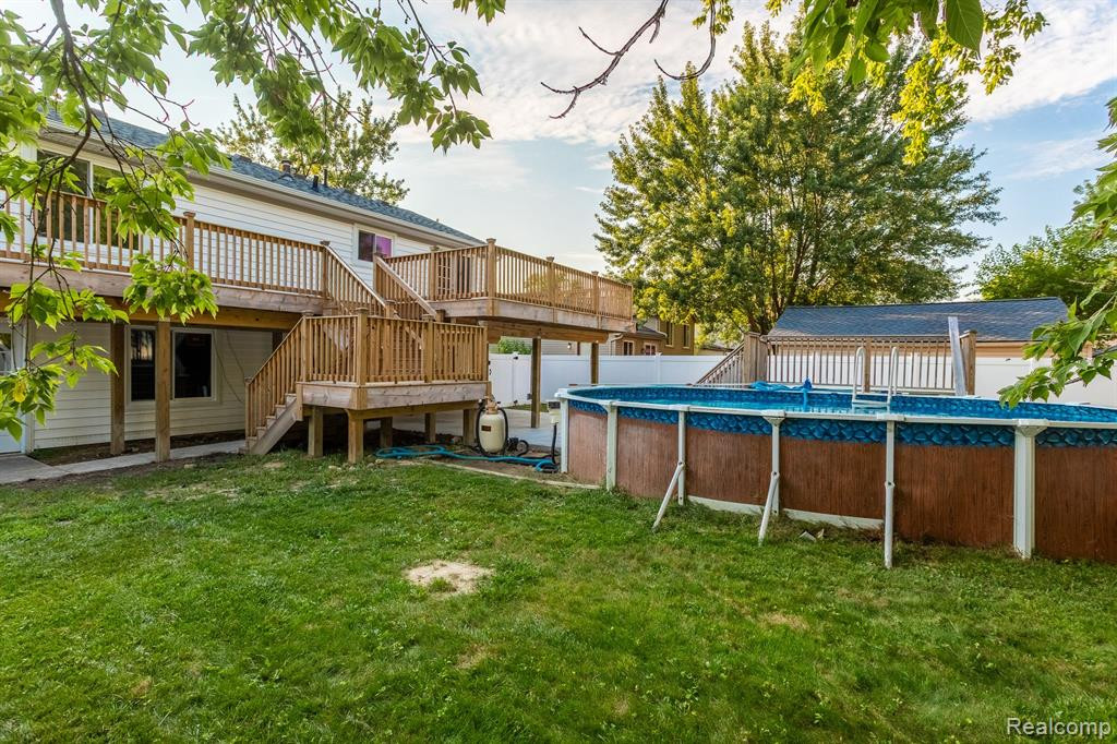 1159 HAMPSHIRE Drive, Canton, MI 48188 — Photo 32