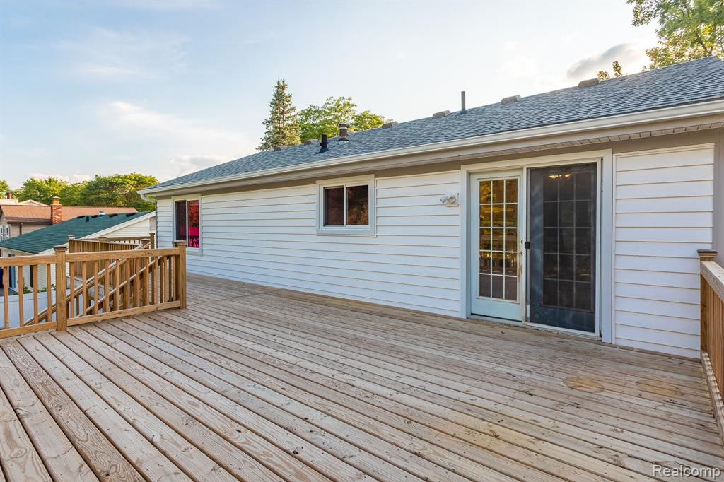 1159 HAMPSHIRE Drive, Canton, MI 48188 — Photo 38