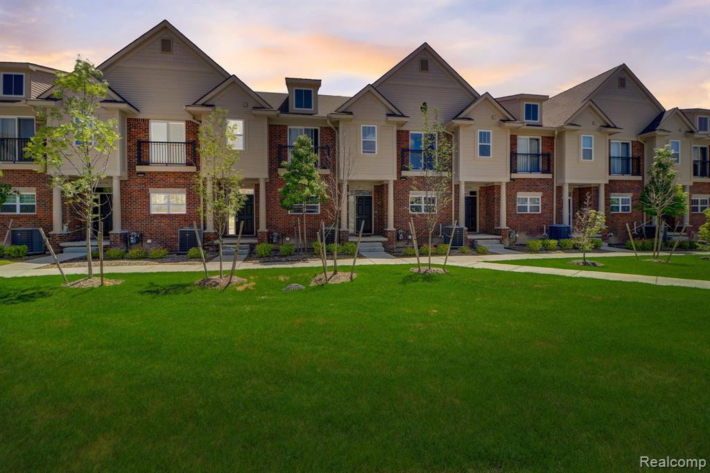 41566 ORIANNA Lane, 19, Novi, MI — Photo 2