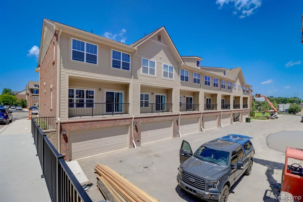 41566 ORIANNA Lane, 19, Novi, MI — Photo 41