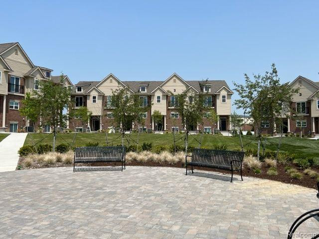 41546 ORIANNA Lane, 24, Novi, MI — Photo 40