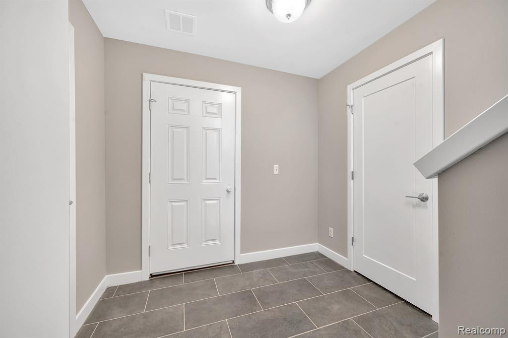 41558 ORIANNA Lane, 21, Novi, MI — Photo 32