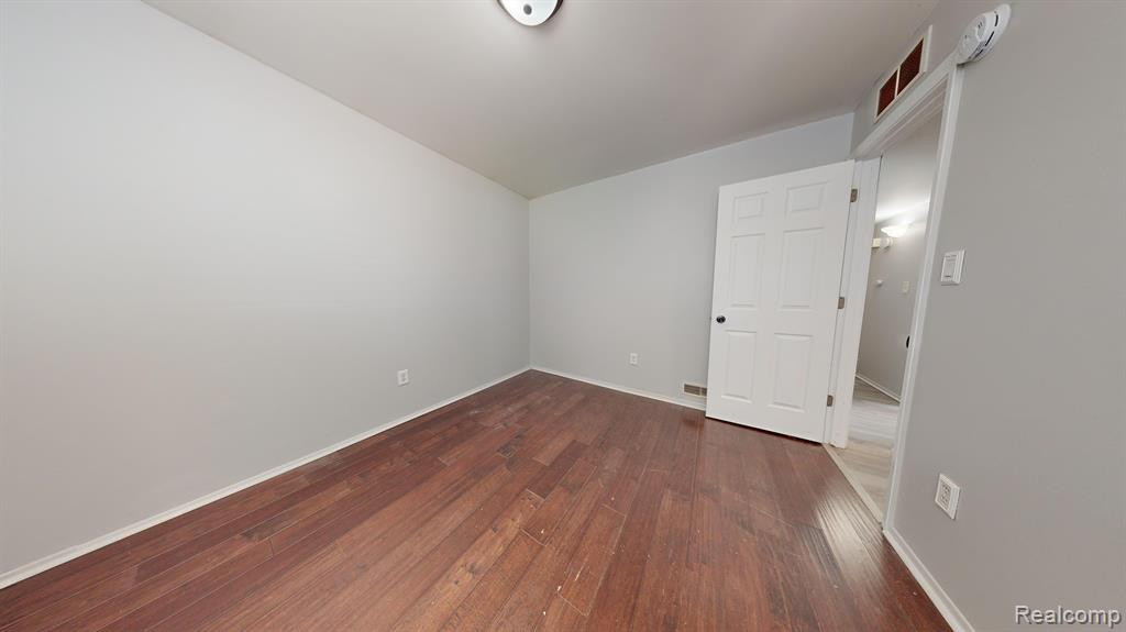 9049 ROBERT Street, Taylor, MI — Photo 11