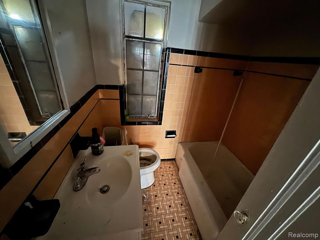 7406 NETT Street, Detroit, MI 48213 — Photo 5