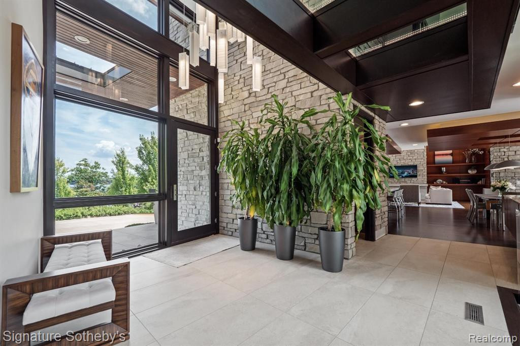 4747 OLD ORCHARD Trail, Orchard Lake Village, MI 48324 — Photo 13