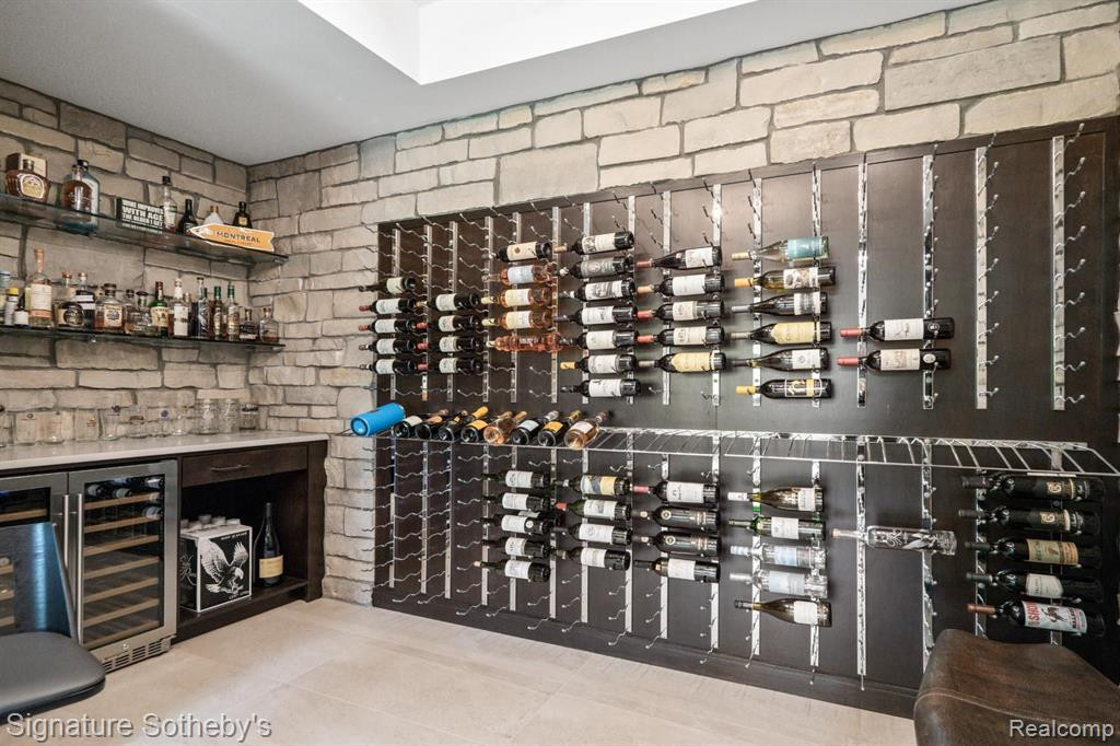 4747 OLD ORCHARD Trail, Orchard Lake Village, MI 48324 — Photo 38