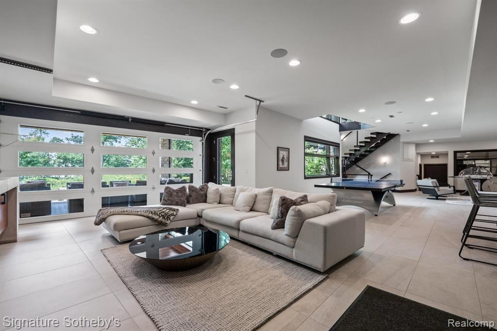 4747 OLD ORCHARD Trail, Orchard Lake Village, MI 48324 — Photo 40