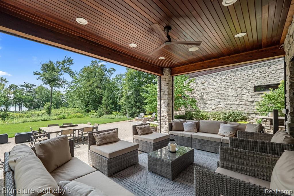4747 OLD ORCHARD Trail, Orchard Lake Village, MI 48324 — Photo 47