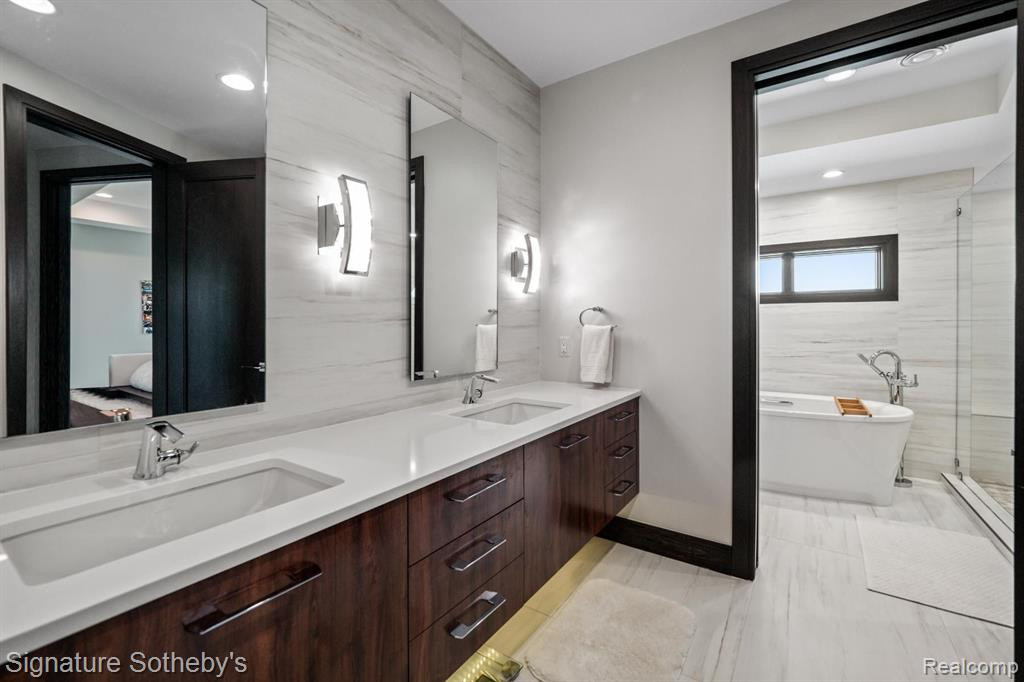 4747 OLD ORCHARD Trail, Orchard Lake Village, MI 48324 — Photo 55