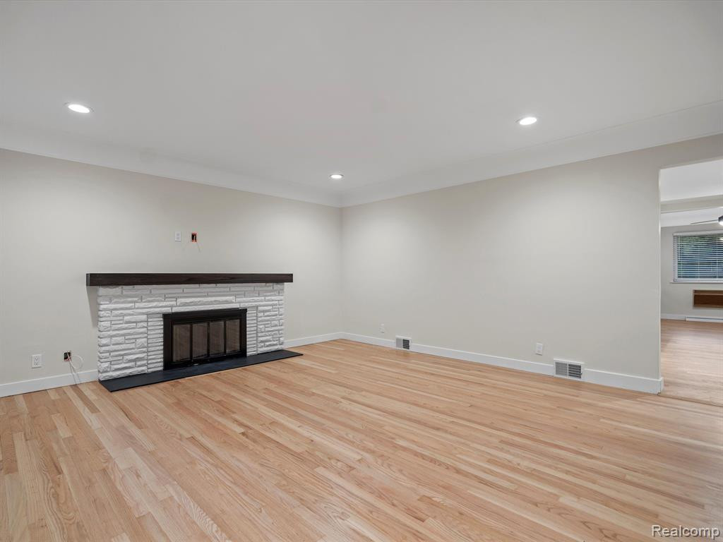8211 SAINT JOHN Street, Shelby Twp, MI 48317 — Photo 7
