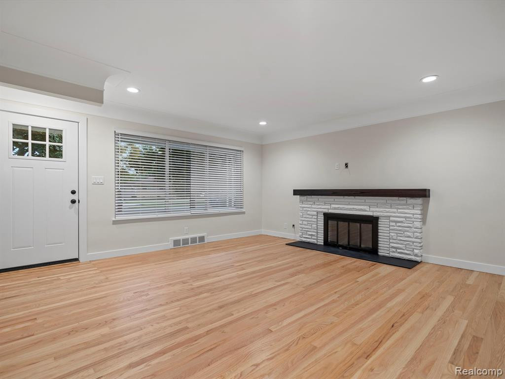 8211 SAINT JOHN Street, Shelby Twp, MI 48317 — Photo 8