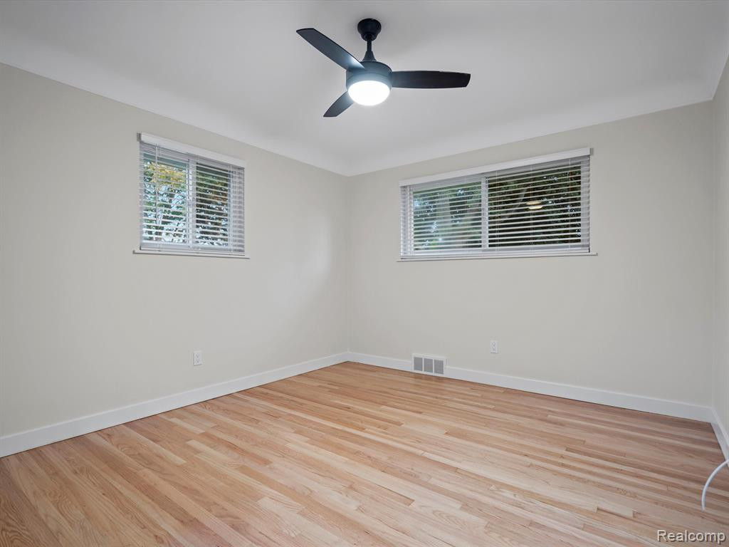 8211 SAINT JOHN Street, Shelby Twp, MI 48317 — Photo 13