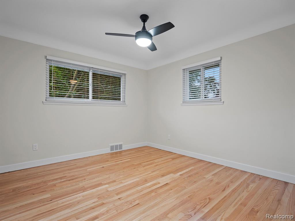 8211 SAINT JOHN Street, Shelby Twp, MI 48317 — Photo 19