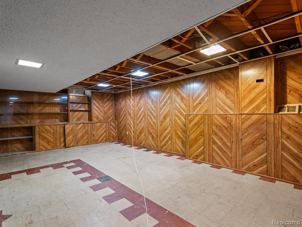 8211 SAINT JOHN Street, Shelby Twp, MI 48317 — Photo 28