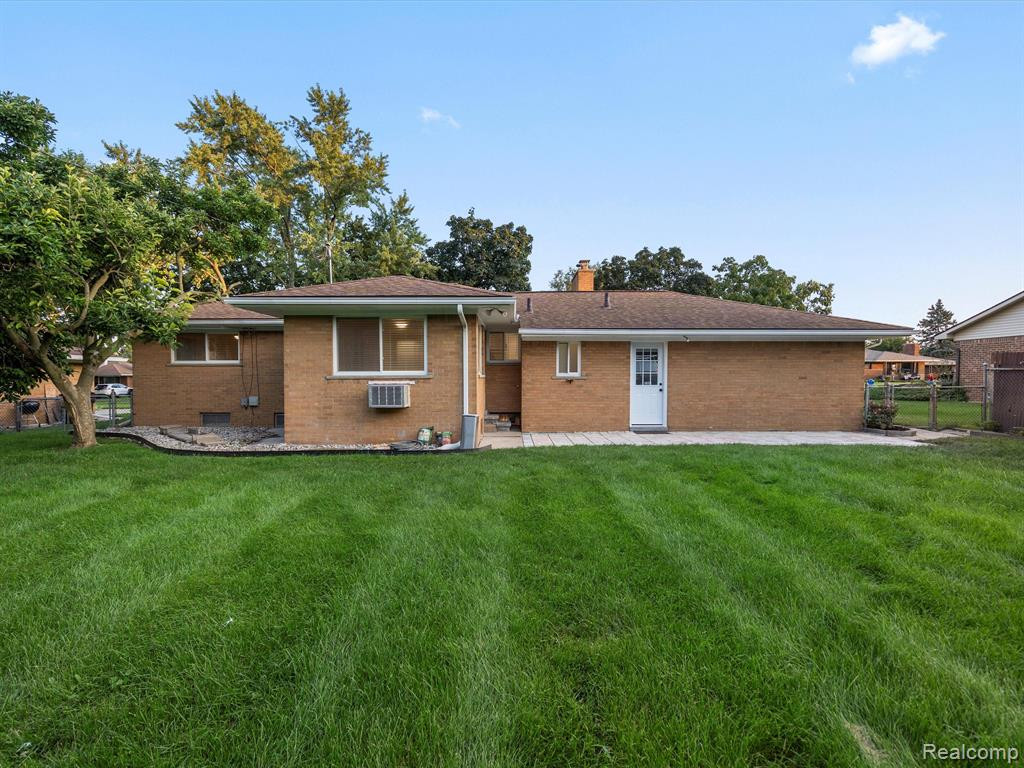 8211 SAINT JOHN Street, Shelby Twp, MI 48317 — Photo 31