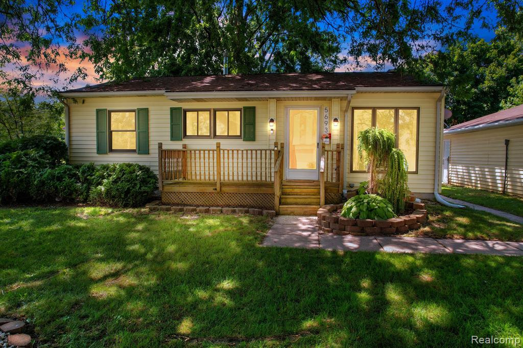 5693 HOLLY Drive, Jackson, MI 49201 — front exterior