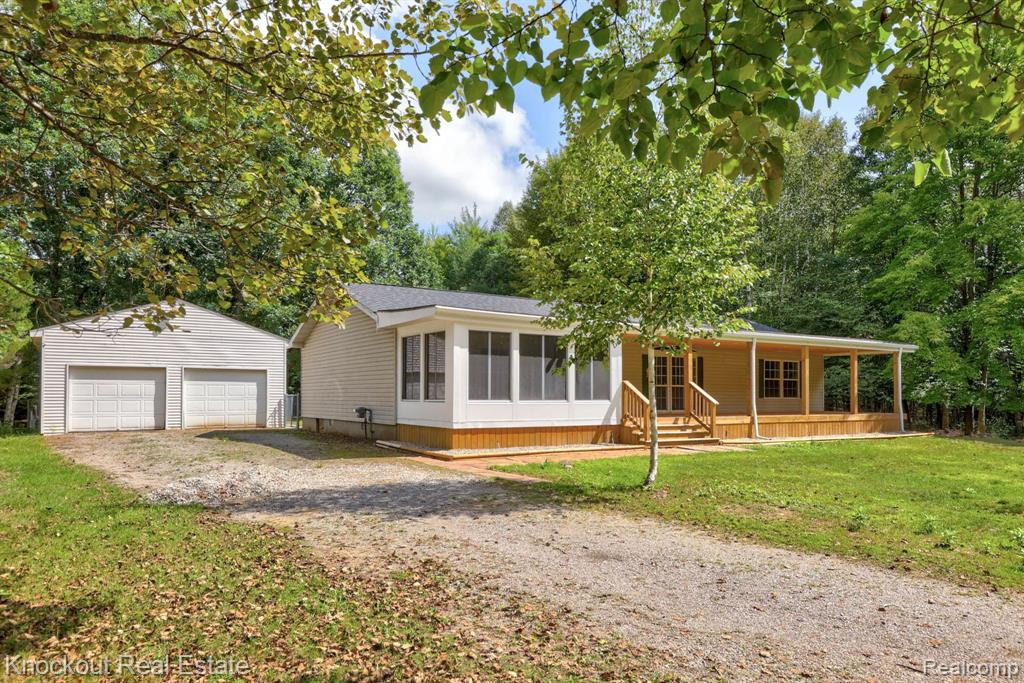 5784 ORMES Road, Vassar, MI 48768 — Photo 5