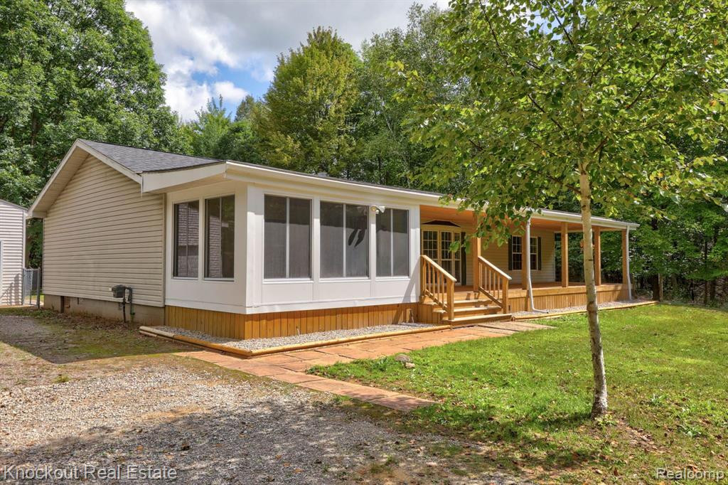 5784 ORMES Road, Vassar, MI 48768 — Photo 8
