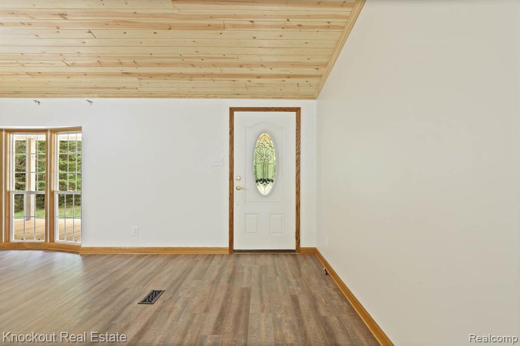 5784 ORMES Road, Vassar, MI 48768 — Photo 12