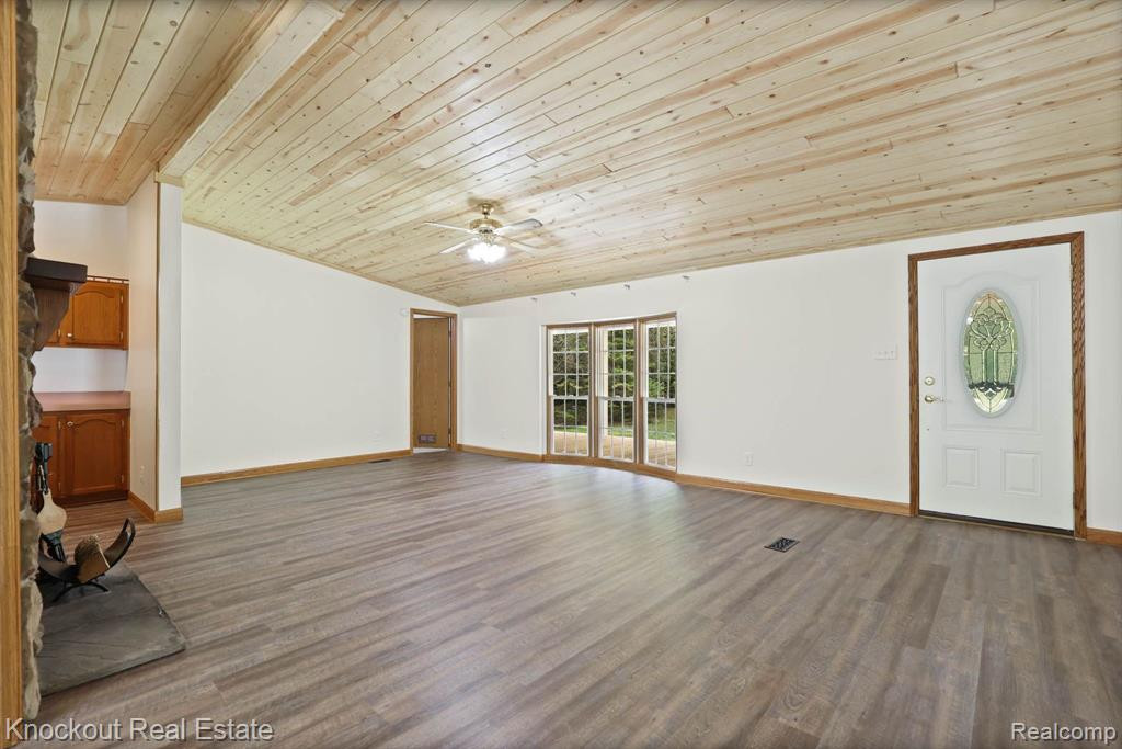 5784 ORMES Road, Vassar, MI 48768 — Photo 13