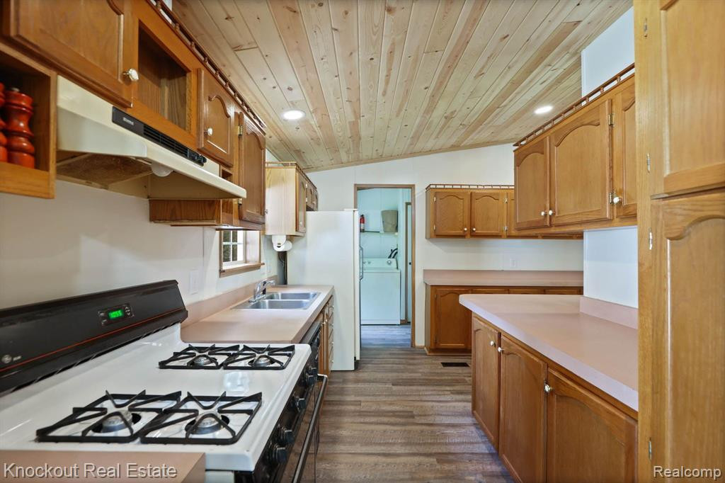 5784 ORMES Road, Vassar, MI 48768 — Photo 19