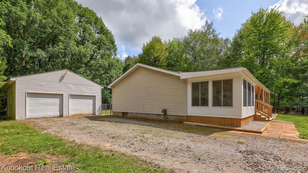 5784 ORMES Road, Vassar, MI 48768 — Photo 37