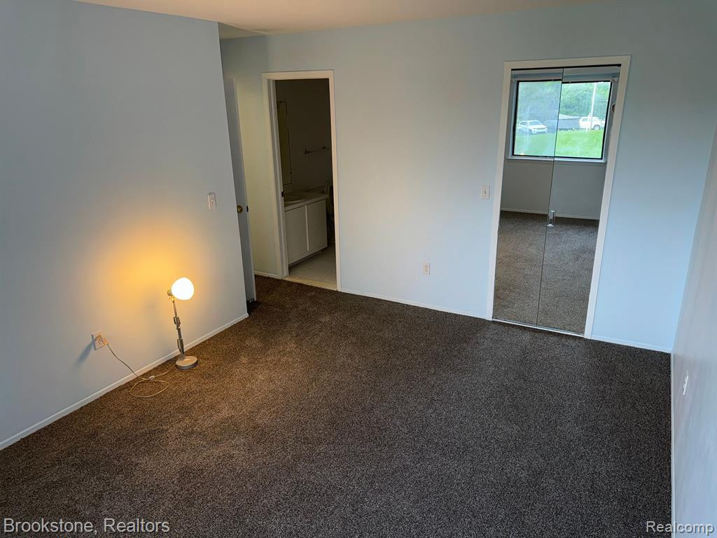30056 W 12 MILE Road, 77, Farmington Hills, MI 48334 — Photo 8