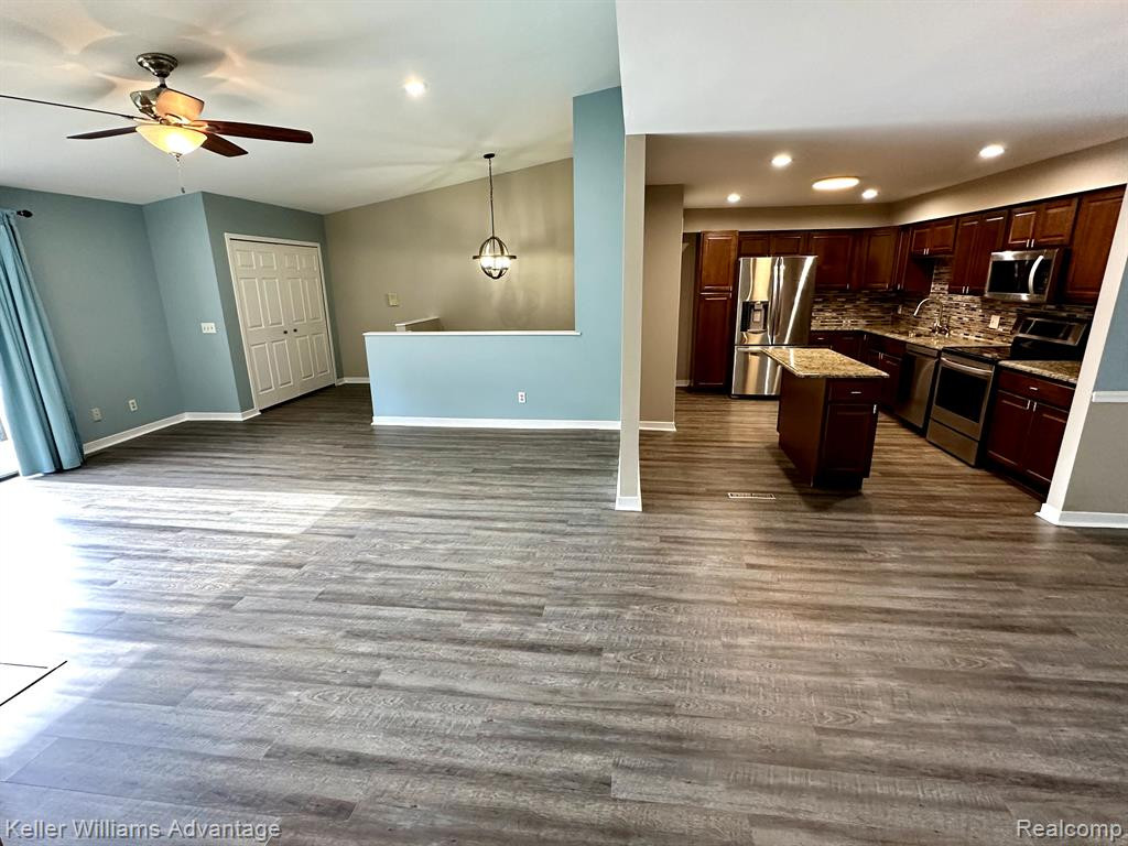 6570 MAPLE LAKES DR Drive, West Bloomfield, MI — Photo 9