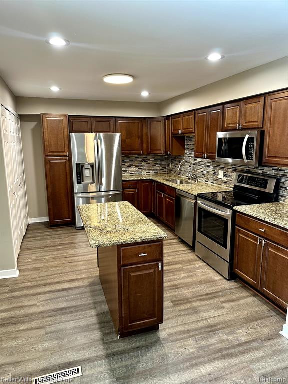 6570 MAPLE LAKES DR Drive, West Bloomfield, MI — Photo 10