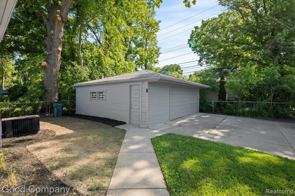 4014 GREENFIELD Road, Berkley, MI 48072 — Photo 9