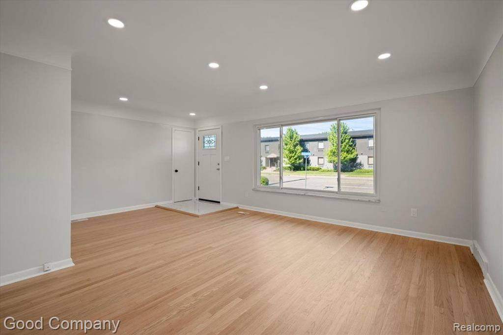 4014 GREENFIELD Road, Berkley, MI 48072 — Photo 12
