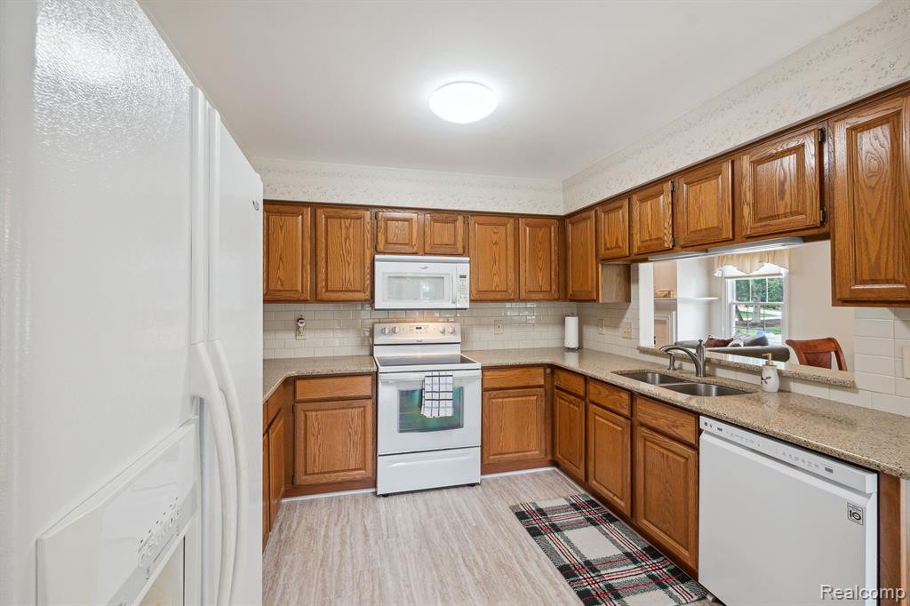 39837 EAGLE TRACE Drive, Northville, MI 48168 — Photo 21