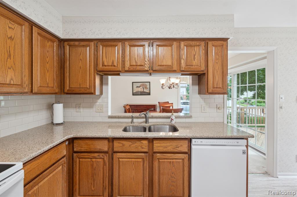 39837 EAGLE TRACE Drive, Northville, MI 48168 — Photo 22