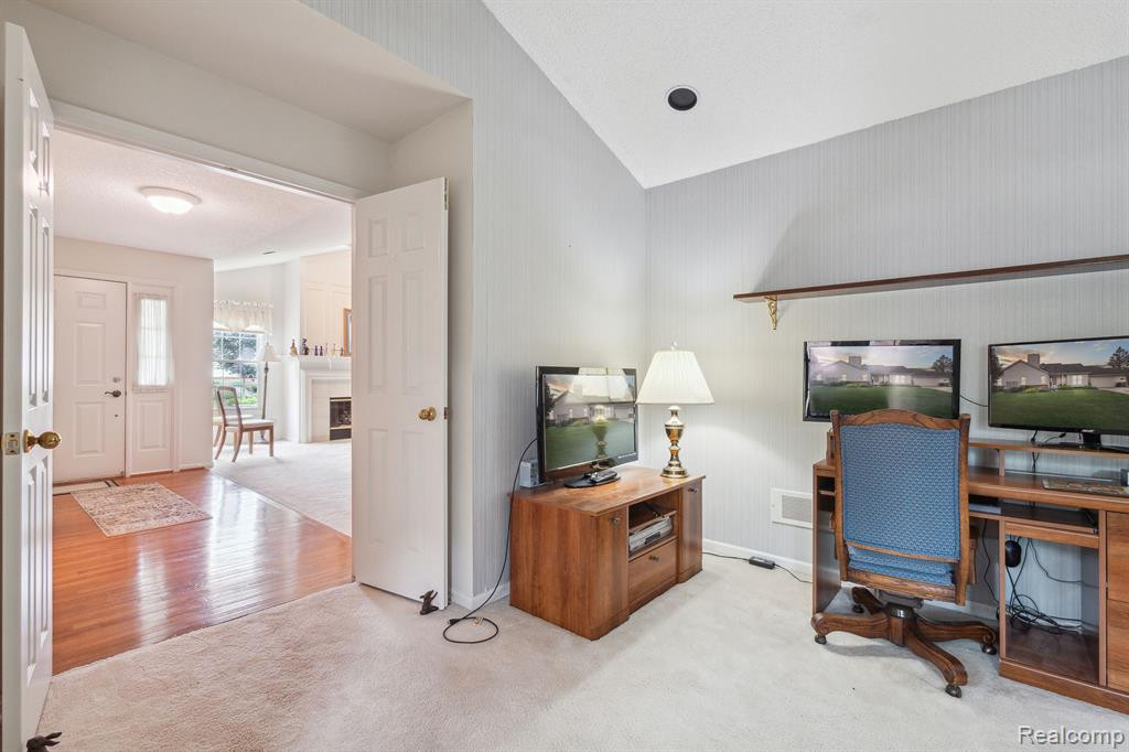39837 EAGLE TRACE Drive, Northville, MI 48168 — Photo 27