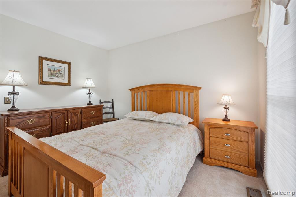 39837 EAGLE TRACE Drive, Northville, MI 48168 — Photo 37