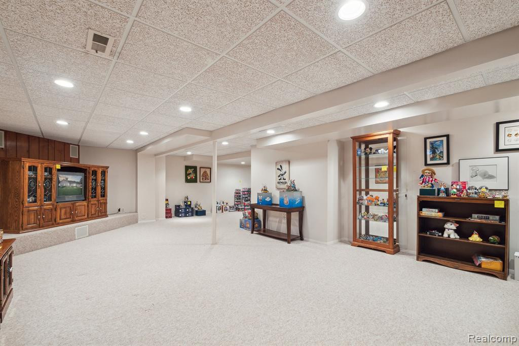 39837 EAGLE TRACE Drive, Northville, MI 48168 — Photo 42