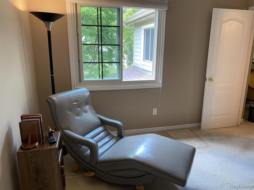 2785 HONEY SUCKLE, Wixom, MI 48393 — Photo 2