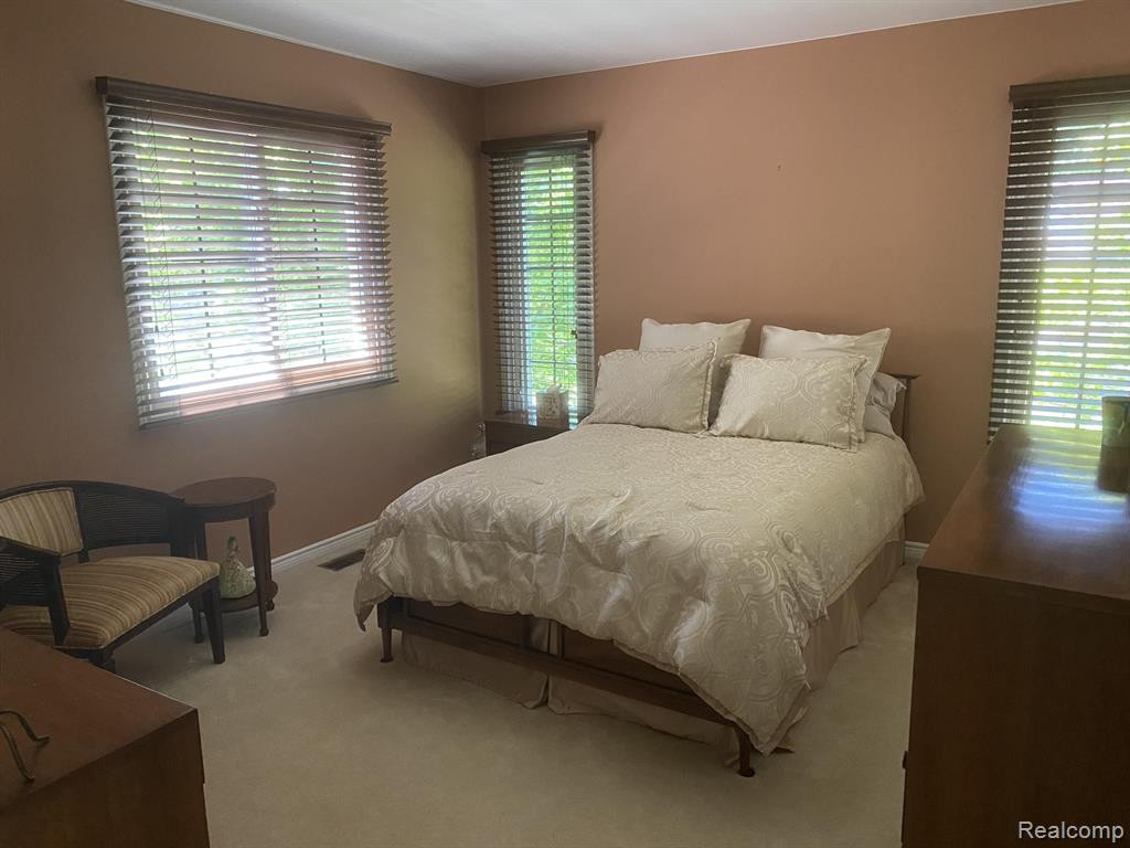 2785 HONEY SUCKLE, Wixom, MI 48393 — Photo 4