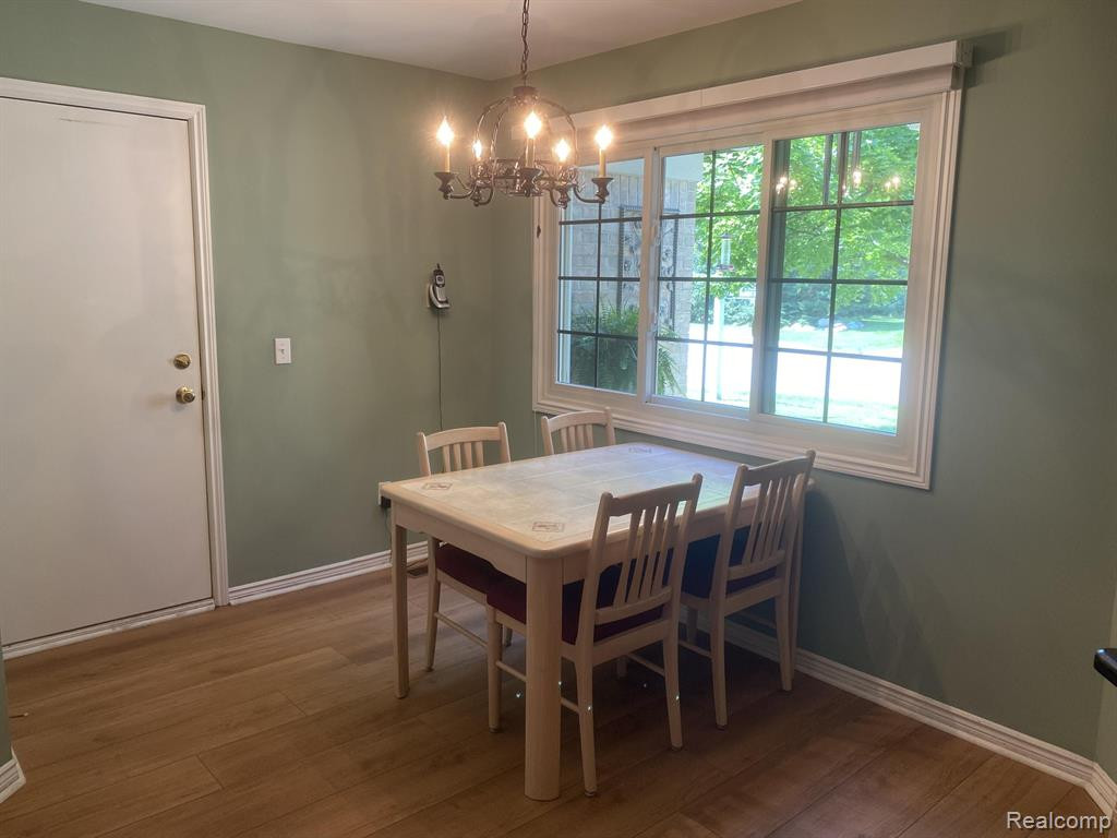 2785 HONEY SUCKLE, Wixom, MI 48393 — Photo 10