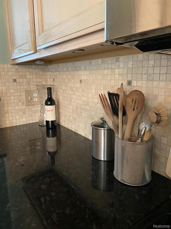 2785 HONEY SUCKLE, Wixom, MI 48393 — Photo 11