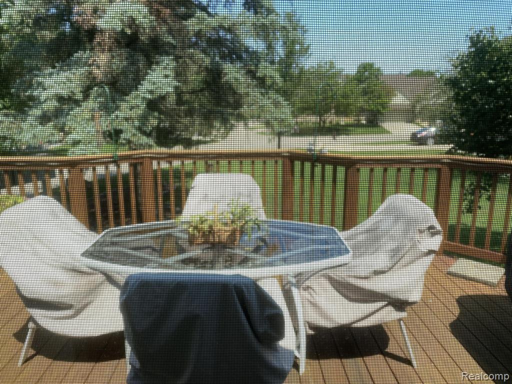 2785 HONEY SUCKLE, Wixom, MI 48393 — Photo 14
