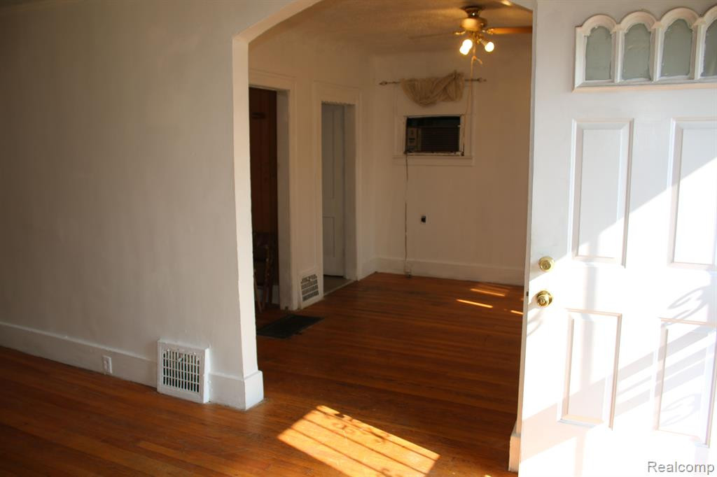8921 LITTLEFIELD Street, Detroit, MI 48228 — Photo 5