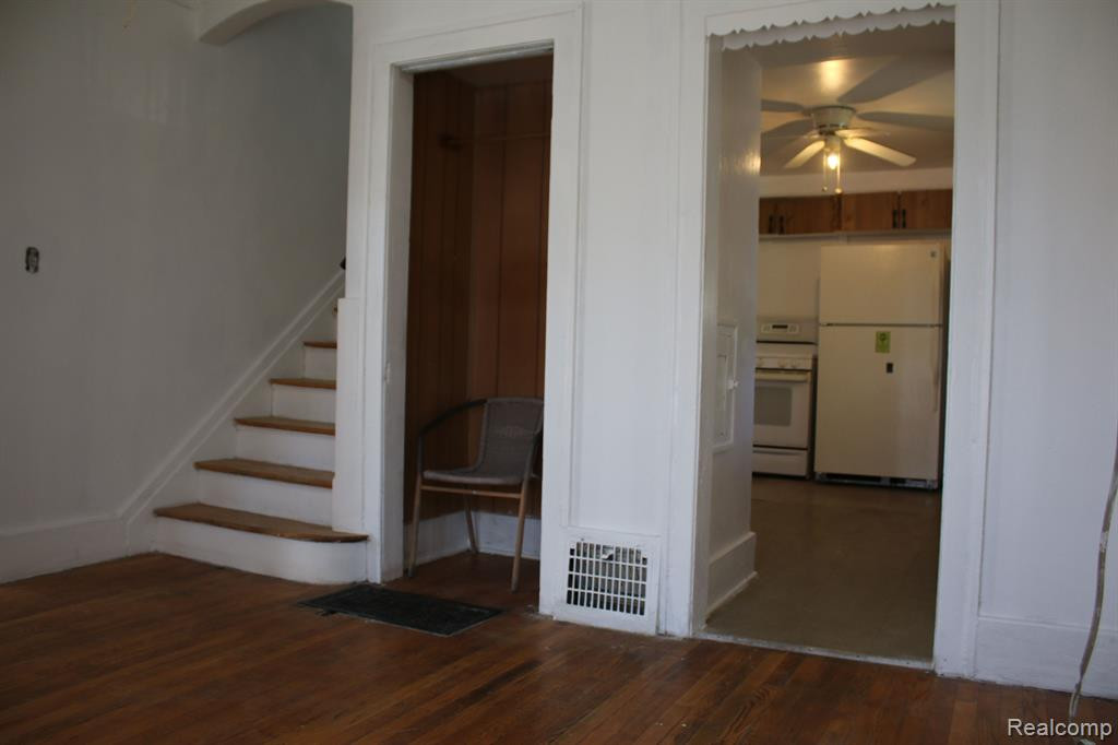 8921 LITTLEFIELD Street, Detroit, MI 48228 — Photo 9