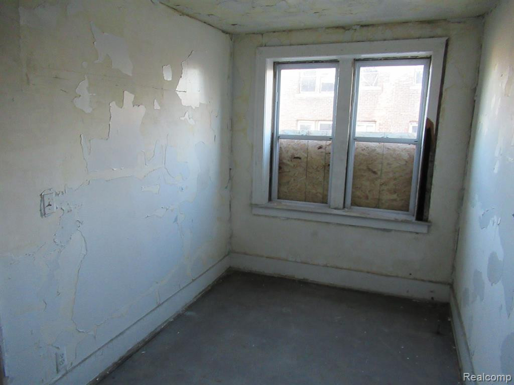 9440 SAVERY Street, Detroit, MI 48206 — Photo 8