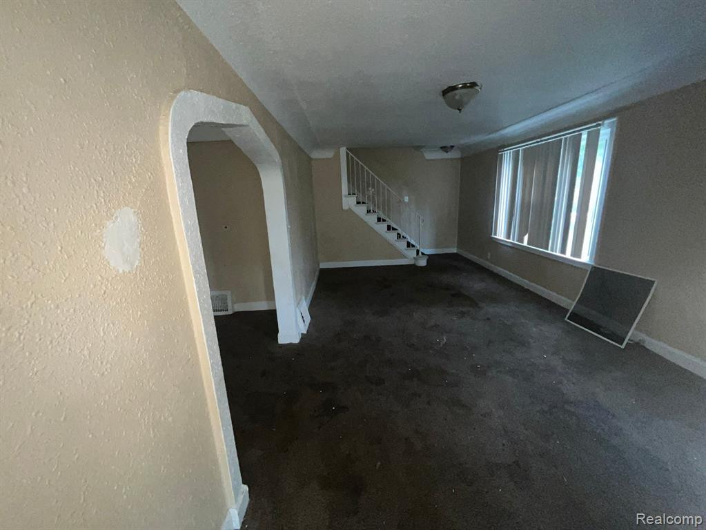 9162 WOODHALL Street, Detroit, MI 48224 — Photo 2