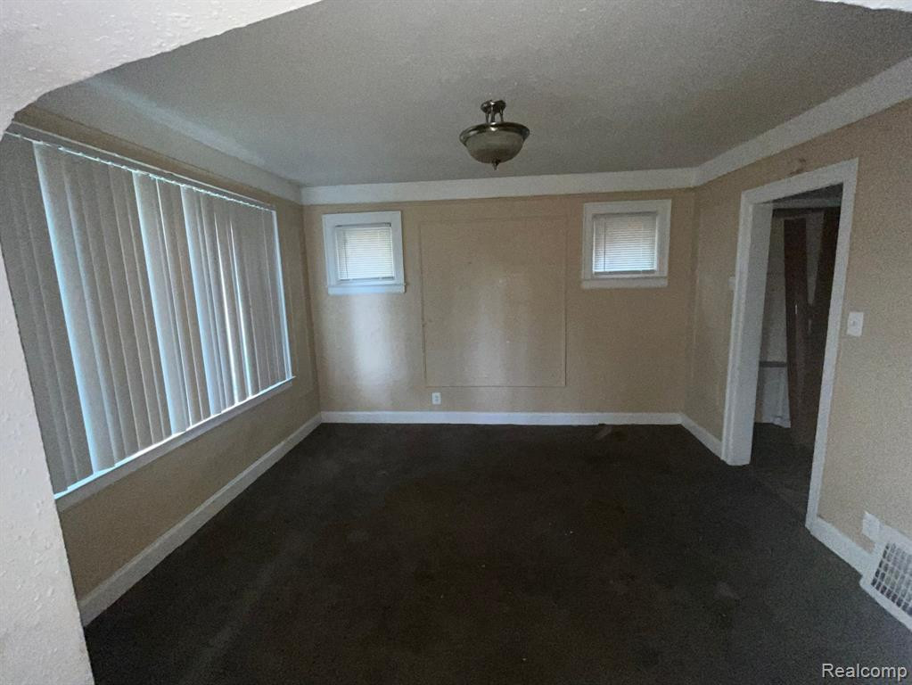 9162 WOODHALL Street, Detroit, MI 48224 — Photo 4